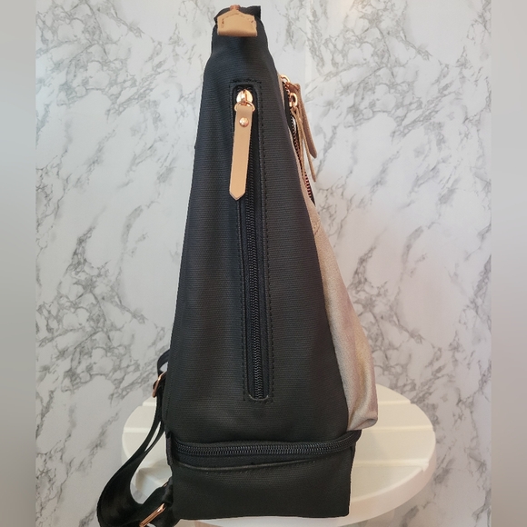 Petunia Pickle Bottom Pivot Pack in Black/Sand - Picture 4 of 6